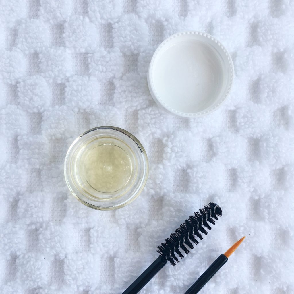 DIY Natural Eyelash Growth Serum for Stronger, Thicker Lashes